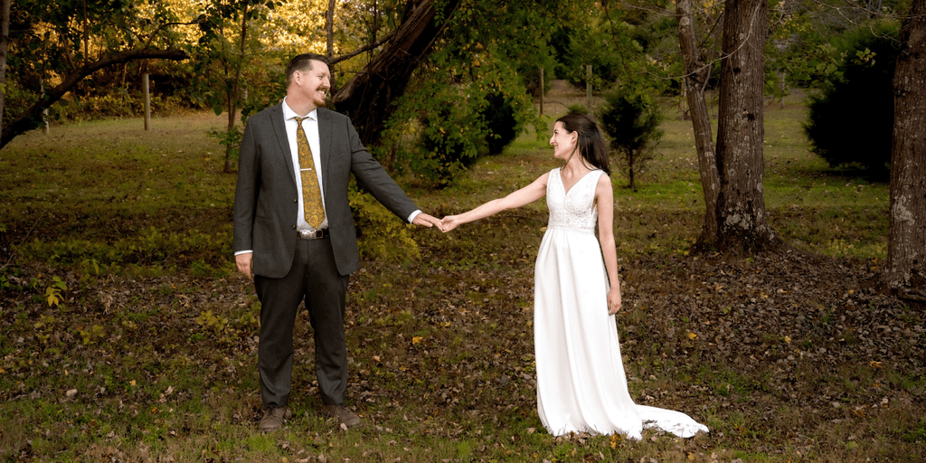 "Jennifer Mummert Photography captures couples' authentic love stories through emotional, timeless imagery, focusing on connection, adventure, and sincerity."