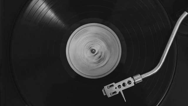 Taylor Swift Fan Discovers Strange Audio on Speak Now (Taylor’s Version) Vinyl: A Glitch or a Collector’s Gem?