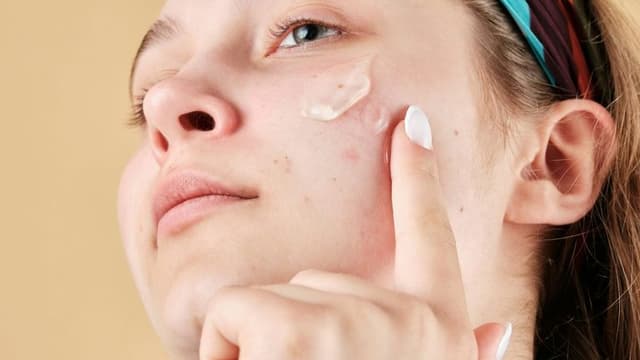 Scientists Back Viral Rosemary Skincare Trend With New Research