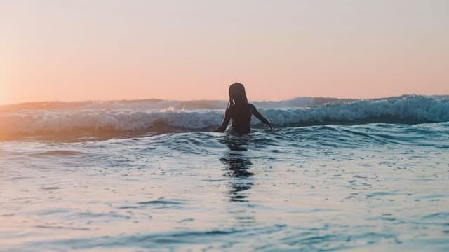 NIH Bulletin Highlights Open‑Ocean Swimming’s Mental Health Perks and a Gene Therapy Milestone