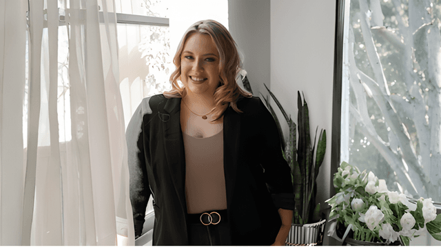 Destiny Pickens helps women entrepreneurs clarify their messaging, build authentic brands, and turn followers into loyal clients.