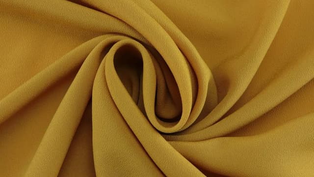 Rihanna’s Iconic Yellow Gown at the 2018 Met Gala: A Fashion Masterpiece
